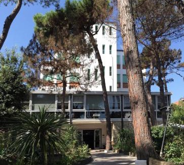 Milano Marittima Hotel | B&B Promenade Hotel Simple con Piscina