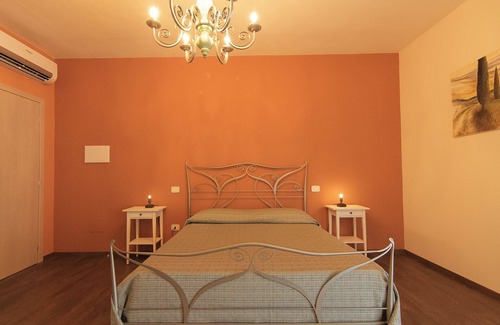 Rapolano Terme Bed & Breakfast | B&B San Paterno industrial Vintage triple room
