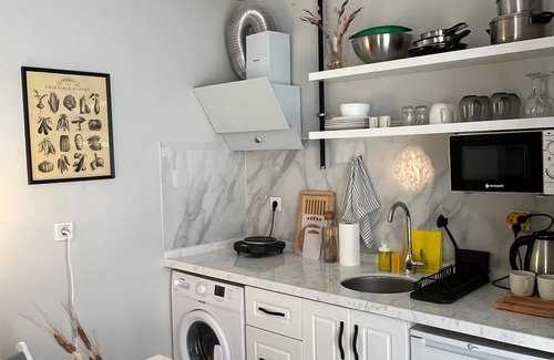 Taksim Apartment | B-Cozy 1-bedroom apartment in enjoyable Istanbul with WiFi, AC