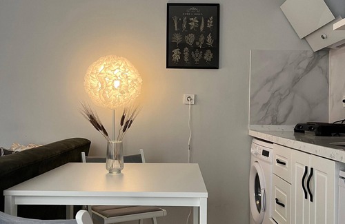 Taksim Apartment | B-Cozy 1-bedroom apartment in enjoyable Istanbul with WiFi, AC