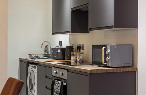 Bradford Apartment | B-Stylish 2-Bed Apartment