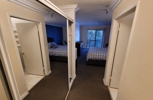 Pico - Robertson Hotel | (B08) Deluxe Hotel Style Unit