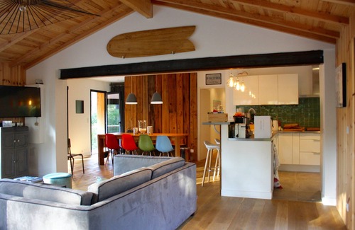 Le Canon House | B31 Attractive single storey house Large garden and beautiful terrace 4 bedrooms