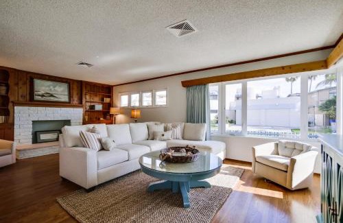 Crown Point House | B5199 Mission Bay Classic Beach House