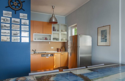 Arenzano House | Balcony on the sea, covered parking, WIFI, TV, 300 m from the sea, with garden