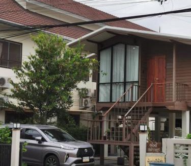 Chiang Rai House | Baan Jai Klang (บ้านใจกลาง)