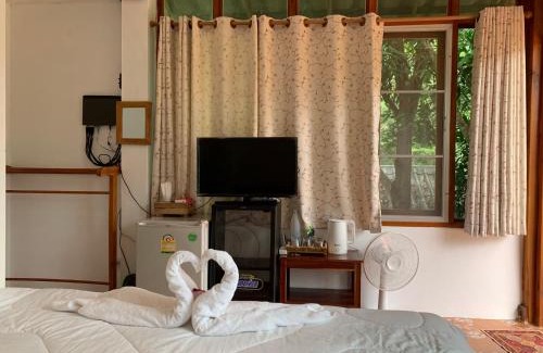 Hang Chat Resort | Baan Suan Duang Porn Resort