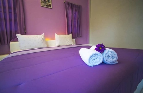 Muak Lek Hotel | Baan Suan Rojjana