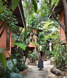Wat Ket House | Baannoi Nornmuan retreat vacation rental & workshop Chiang Mai