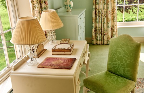 Fakenham House | Babies in travel cots not included in the capacity totals