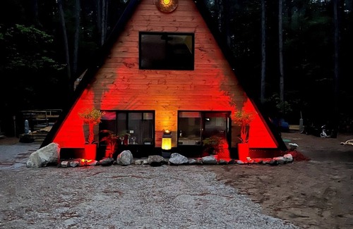 Carroll County House | Baby Chocorua A Frame in the mountains sleeps 9