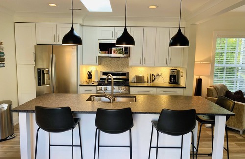 Saugatuck Cottage | Baby Grand, Pet Friendly Cottage in Downtown Saugatuck