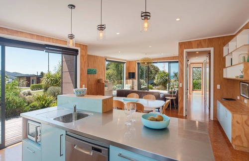 Marahau House | Bach 7 by the Sea - Spa Pool & Stunning Views in Marahau