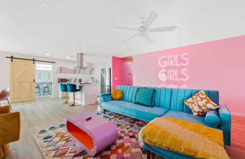 McDowell Parkway House | Bachelorette! Fire Pit+Heated Pool+3MI to Old Town