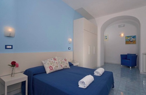 Forio House | Bachelorette party with a 360-degree panoramic toast (up to 40 people).