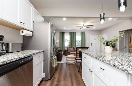 North Chesterfield House | Backyard City Escape w/Flare