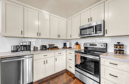 Del Rey Oaks House | Backyard playground & 1 mile to the beach