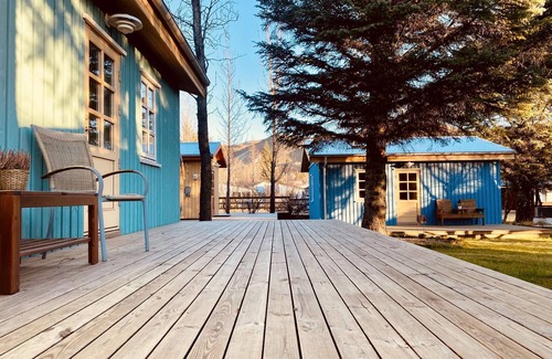 Hveragerdi House | Backyard Village - Turquoise House