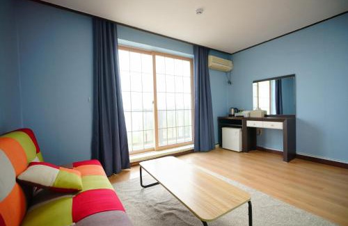 Byeonsan House | Bada Jeonmang With Hill Pension