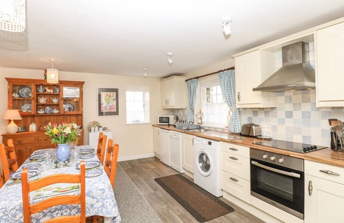 St. Martin Cottage | BADGER COTTAGE, family friendly, with open fire in Mawgan-In-Meneage