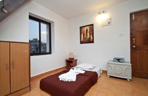 Saunta Vaddo Apartment | Baga Beach Studio Apt near famous Tito's Club