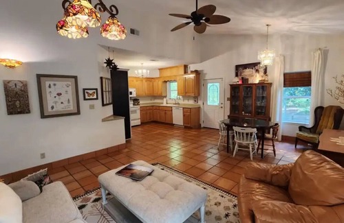 Bagdad House | Bagdad Spirit House