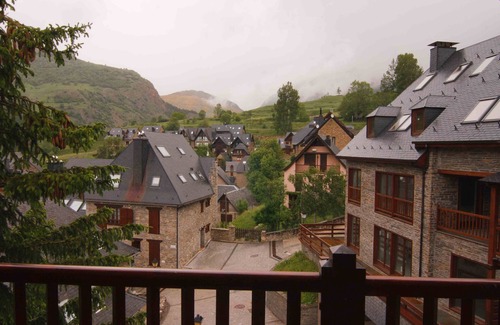 Bagergue Apartment | Bagergue design duplex with ski storage at the foot of the slopes n Baqueira (Val de Ruda)