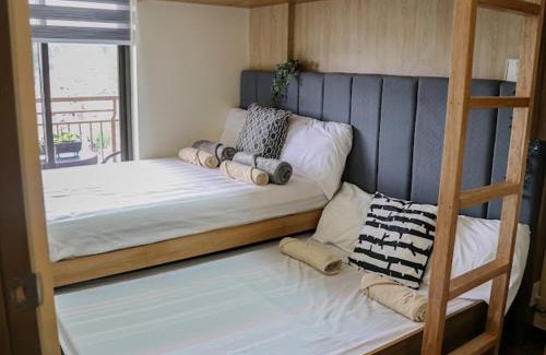 Baguio Apartment | Baguio Bristle Ridge 2BR Condo with balcony & wifi