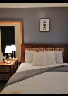 Baguio Apartment | Baguio Bristle Ridge 2BR Condo with balcony & wifi