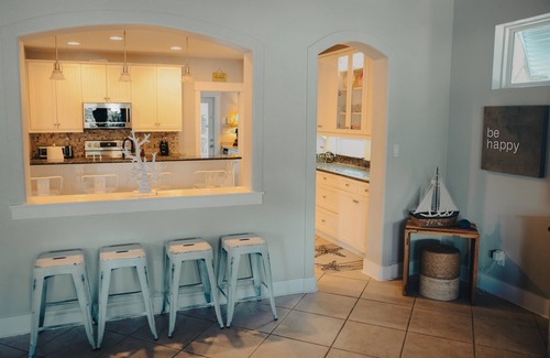 Village of Sugar Beach House | Bahama Breeze- Private Pool-Bikes- Dog Friendly