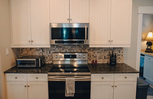 Village of Sugar Beach House | Bahama Breeze- Private Pool-Bikes- Dog Friendly