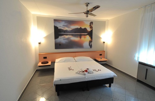 Pedrinate Hotel | Bahnhof Haus