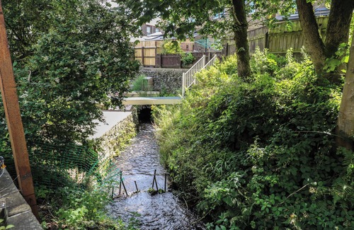 Dobcross House | BAILEY COTTAGE, pet friendly, with open fire in Greenfield