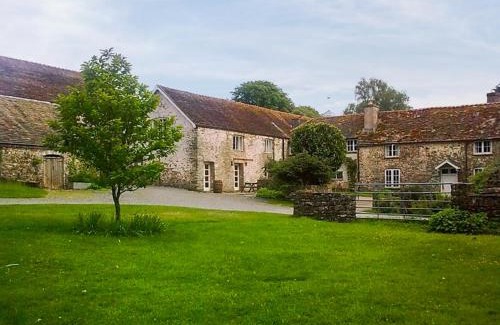 Llandybie House | Bailiffs House - Uk48744