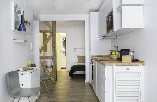 Santa Catarina Apartment | Bairro Alto Bronze of Art Apartments