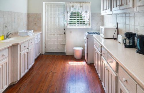 Dover Apartment | Bajan Charm 1 Min Walk to Dover Beach, on The Gap