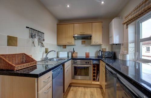 Wells-next-the-Sea Cottage | Bakers Yard - a self catering cottage that sleeps 6 guests in 2 bedrooms
