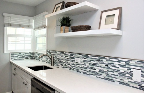 Balboa Island House | Balboa Island Gem | Walk to Beach & Dining | AC + Private Deck