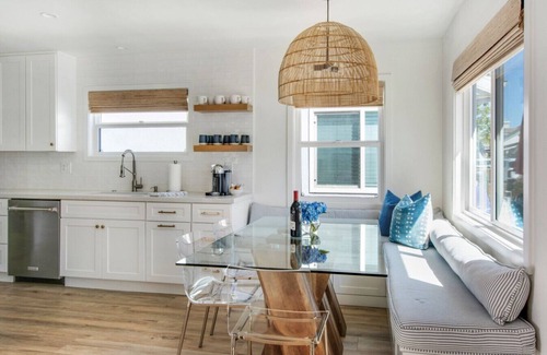 Balboa Island House | Balboa Island Getaway | Steps2Sand | Firepit | BBQ