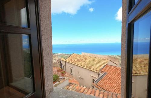 San Marco d'Alunzio Apartment | Balcone Crimaldi
