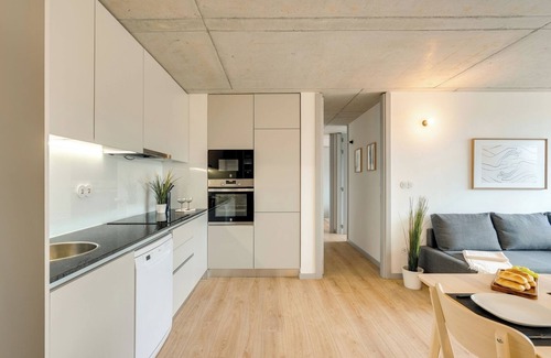 Vila Nova de Gaia Apartment | Balcony 2BRs with Pool and Parking by HostWise