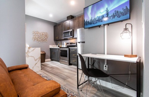 Mission Valley Apartment | Balcony-Studio-W/D-Walk-to-Restaurants&Park