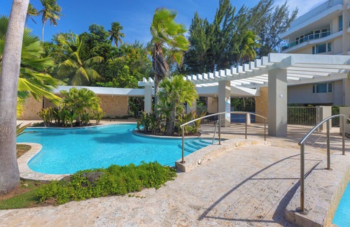 Herreras Apartment | Balcony With Views | Nice Pool | Beach Access