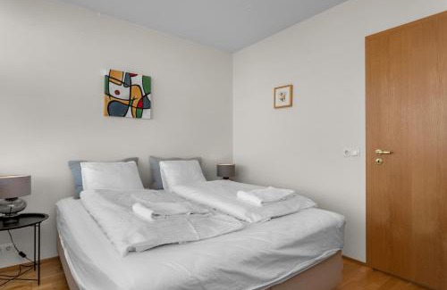 Hliðar Apartment | Baldursbrá Apartment Hverfisgata