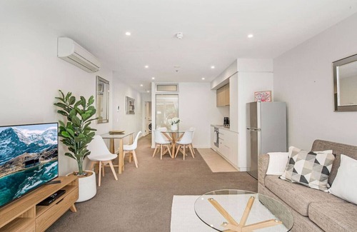 Adelaide Central Business District Apartment | Balfours Inner City Seclusion