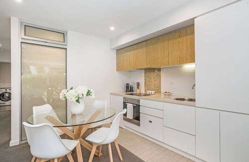 Adelaide Central Business District Apartment | Balfours Inner City Seclusion