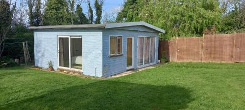 Sheerness House | Bali Hi Cliff Cottage-Sleeps 2-Hot Tub-5MinBeach