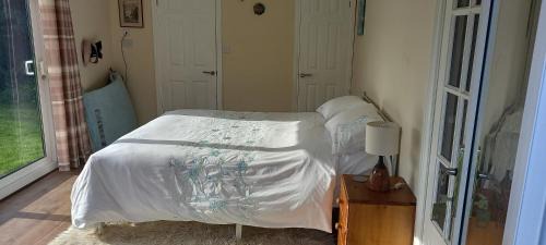 Sheerness House | Bali Hi Cliff Cottage-Sleeps 2-Hot Tub-5MinBeach