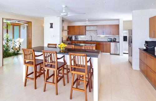 Merlin Bay Villa | Balinese Villa with Ocean Views and Pool - Tom Tom (4 bed)