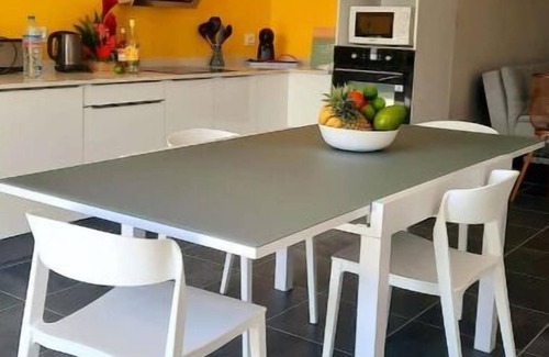 Le Moule Apartment | Balisier : Votre Escapade de Rêve en Guadeloupe